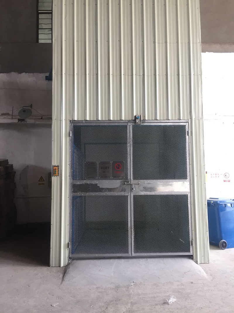 導(dǎo)軌式貨梯