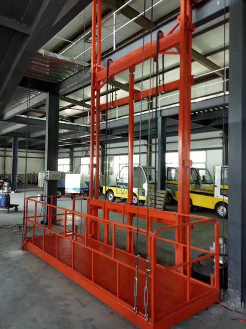 貴州貴陽單導(dǎo)軌式升降機(jī)安裝完畢